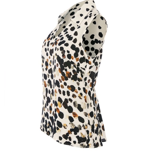 CAbi Seismic Top with subtle peplum, Medium - Picture 7 of 10